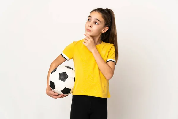 Malá Fotbalista Dívka Izolované Bílém Pozadí Vzhlíží — Stock fotografie