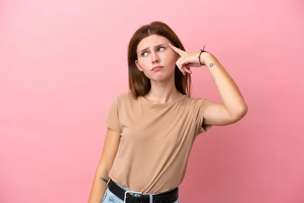 Joven Mujer Inglesa Aislada Sobre Fondo Rosa Haciendo Gesto Locura — Foto de Stock