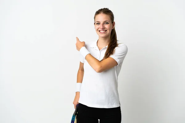 Jeune Femme Caucasienne Isolée Sur Fond Blanc Jouant Tennis Pointant — Photo