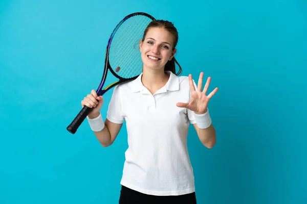 배경에 고립된 테니스 손가락으로 다섯을세고 — 스톡 사진