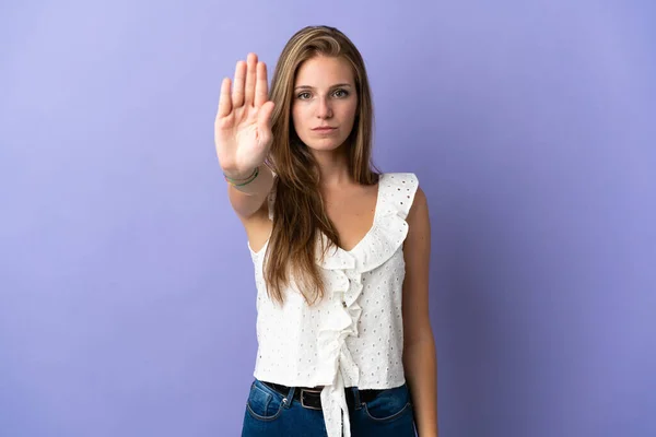 Young Caucasian Woman Isolated Background Making Stop Gesture — Stock Photo, Image
