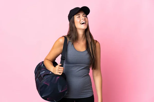 Mladý Sport Brazilský Dívka Sportovní Taška Izolované Růžovém Pozadí Smíchem — Stock fotografie