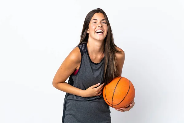 Jong Braziliaans Vrouw Spelen Basketbal Geïsoleerd Witte Achtergrond Lachen Veel — Stockfoto