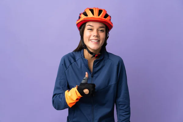 Genç Bisikletçi Kız Başparmak Işareti Yapıyor — Stok fotoğraf