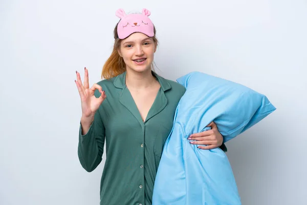 Teenager Rusky Dívka Izolované Bílém Pozadí Pyžamu Ukazuje Znamení Prsty — Stock fotografie