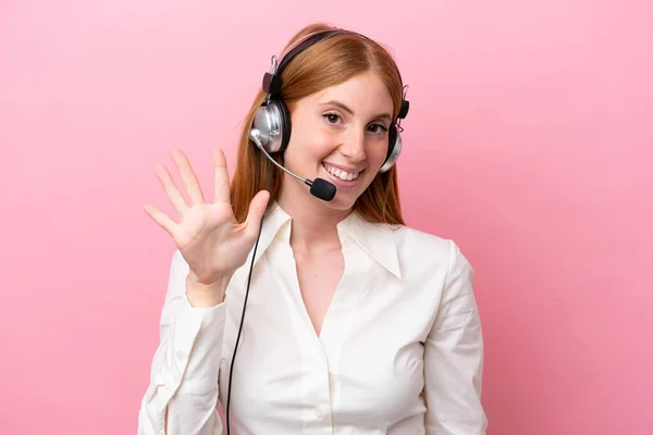 Telemarketer Redhead Woman Working Headset Isolated Pink Background Counting Five — Stock Photo, Image