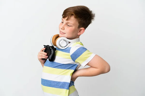 Malý Ryšavý Chlapec Drží Herní Podložku Izolované Bílém Pozadí Trpí — Stock fotografie