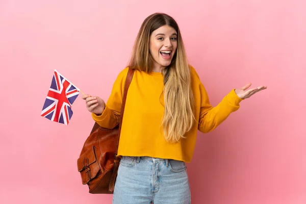 Junge Blonde Frau Mit Einer Britischen Flagge Auf Weißem Hintergrund — Stockfoto