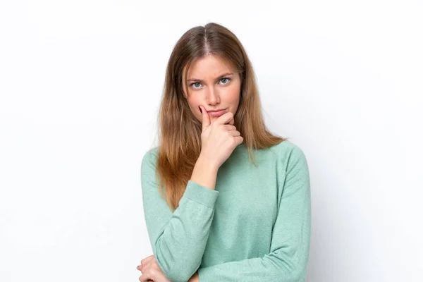 Giovane Donna Caucasica Isolata Sfondo Bianco Con Dubbi — Foto Stock