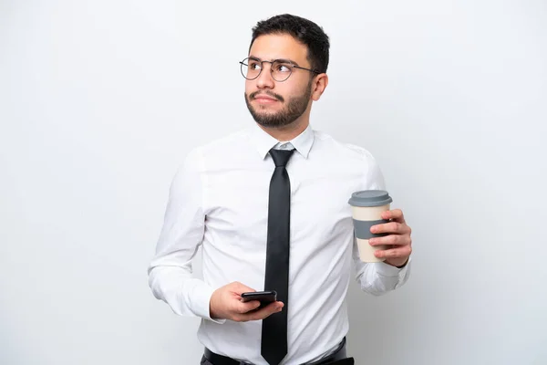 Hombre Brasileño Negocios Aislado Sobre Fondo Blanco Sosteniendo Café Para —  Fotos de Stock