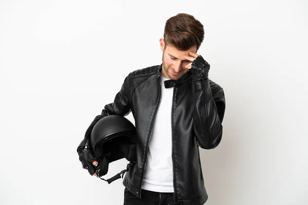 Jonge Kaukasische Man Met Een Motorfiets Helm Geïsoleerd Witte Achtergrond — Stockfoto