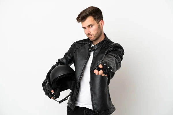 Jovem Caucasiano Com Capacete Motocicleta Isolado Fundo Branco Apontando Frente — Fotografia de Stock