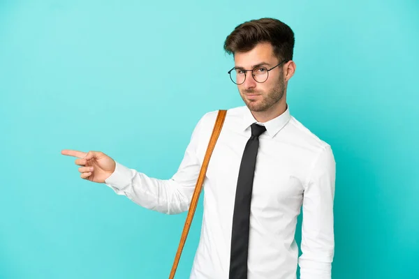 Zakenman Geïsoleerde Achtergrond Wijzend Vinger Naar Zijkant — Stockfoto