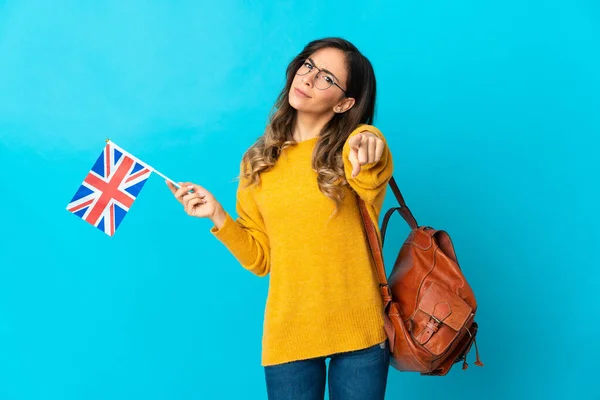 Young Hispanic Woman Holding United Kingdom Flag Isolated Blue Background — Stock Photo, Image