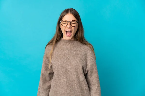 Young Lithuanian Woman Isolated Blue Background Shouting Front Mouth Wide — Stock Photo, Image