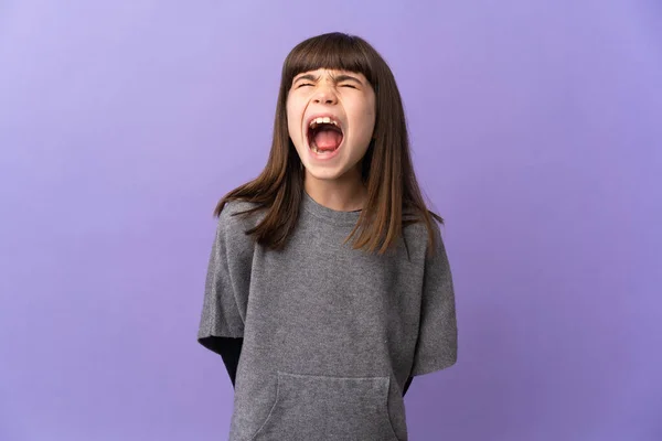 Menina Sobre Fundo Isolado Gritando Para Frente Com Boca Aberta — Fotografia de Stock