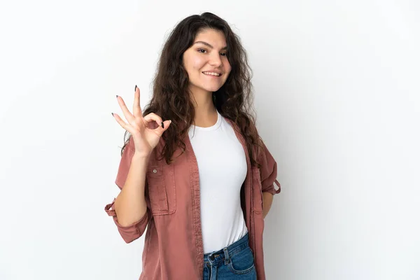 Adolescente Russo Menina Isolada Fundo Branco Mostrando Sinal Com Dedos — Fotografia de Stock