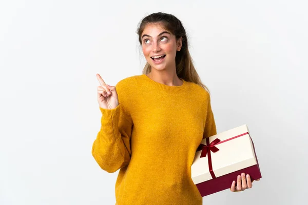 Jonge Vrouw Met Een Geschenk Geïsoleerd Witte Achtergrond Van Plan — Stockfoto