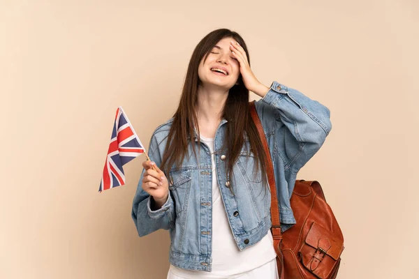 Ein Junges Ukrainisches Mädchen Mit Einer Britischen Flagge Auf Beigem — Stockfoto