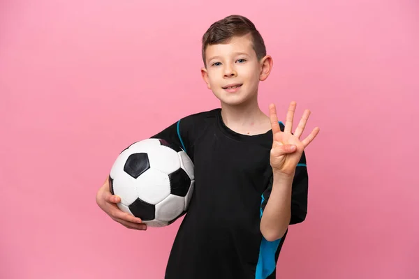 Klein Kaukasisch Voetbal Speler Jongen Geïsoleerd Roze Achtergrond Gelukkig Tellen — Stockfoto
