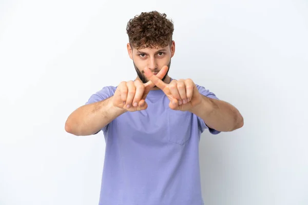 Ung Stilig Kaukasisk Man Isolerad Vit Bakgrund Gör Stopp Gest — Stockfoto