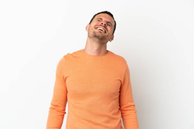 Brezilya 'lı adam izole edilmiş beyaz arka plan gülüyor