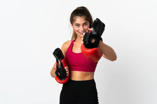 Mujer Joven Caucásica Aislada Sobre Fondo Blanco Con Guantes Boxeo —  Fotos de Stock