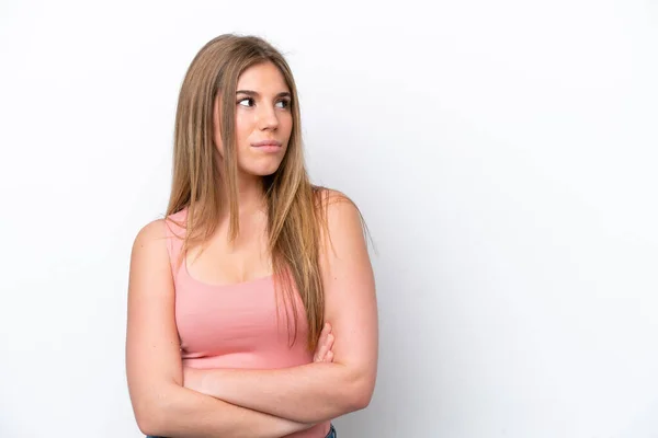 Mujer Joven Caucásica Aislada Bakcground Blanco Mirando Hacia Lado — Foto de Stock