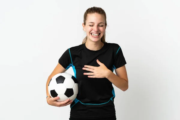 Genç Futbolcu Kadın Beyaz Arka Planda Izole Edilmiş Çok Gülümsüyor — Stok fotoğraf