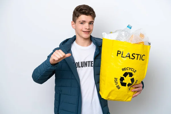 Неповнолітні Росіяни Які Тримають Повний Пакет Пластикових Пляшок Щоб Переробляти — стокове фото