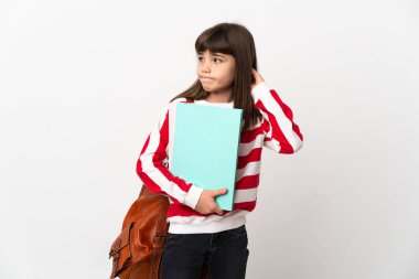 Beyaz arka planda izole edilmiş küçük kız öğrencinin şüpheleri var.