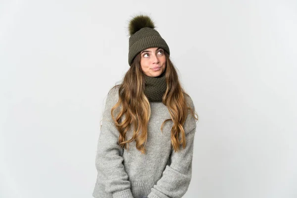 Jeune Femme Caucasienne Avec Chapeau Hiver Isolé Sur Fond Blanc — Photo