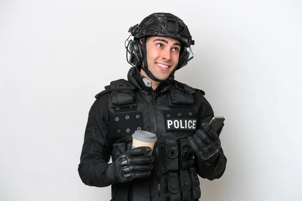 Swat Kaukasischer Mann Isoliert Auf Weißem Hintergrund Mit Kaffee Zum — Stockfoto