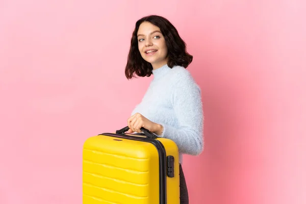 Teenager Ukrainisches Mädchen Isoliert Auf Rosa Hintergrund Urlaub Mit Reisekoffer — Stockfoto