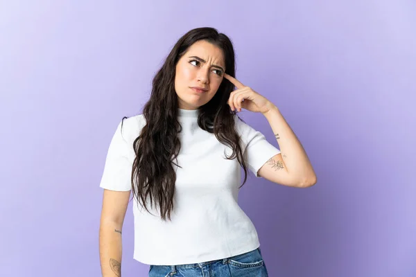 Giovane Donna Caucasica Isolata Sfondo Viola Facendo Gesto Follia Mettendo — Foto Stock