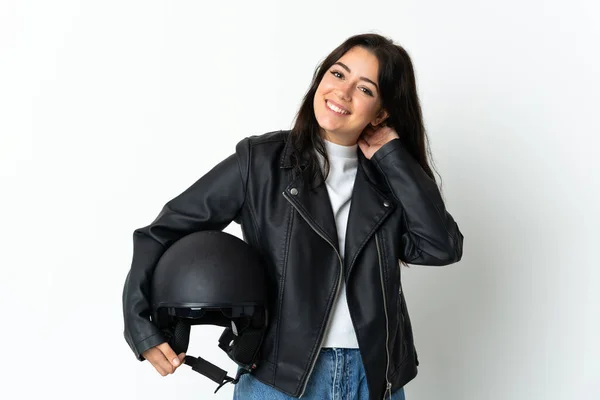 白い背景に隔離されたオートバイのヘルメットを持っている女性笑い — ストック写真