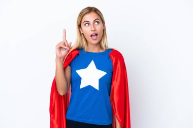 Süper Kahraman Kafkasyalı kadın arka planı izole etti.