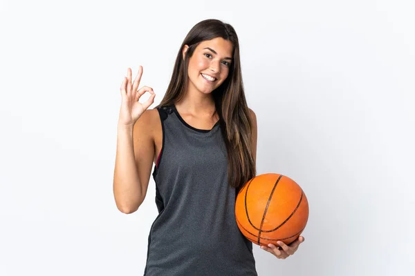 Joven Brasileña Jugando Baloncesto Aislado Sobre Fondo Blanco Mostrando Signo — Foto de Stock