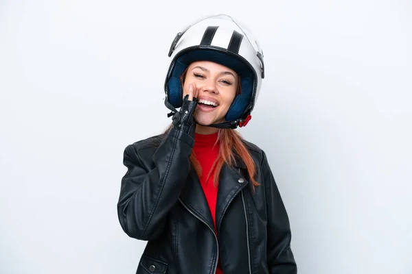 若いですロシアの女の子とともにオートバイヘルメット隔離上の白い背景叫びとともに口ワイドオープン — ストック写真