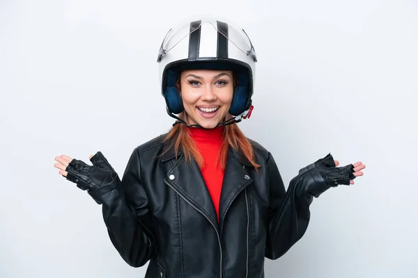 若いですロシアの女の子とともにオートバイヘルメット絶縁上の白い背景とともにショックを受けた顔の表情 — ストック写真