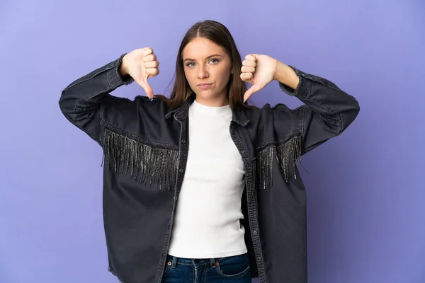 Young Lithuanian Woman Isolated Purple Background Showing Thumb Two Hands — Stock Photo, Image