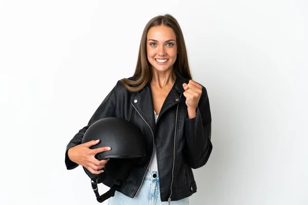 Frau Mit Motorradhelm Vor Isoliertem Weißen Hintergrund Feiert Sieg Siegerposition — Stockfoto