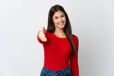 Genç Brezilyalı tele pazarlamacı kız izole bir hayat sürüyor ve iyi bir anlaşma için el sıkışıyor.