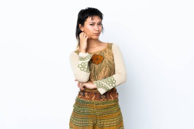 Genç Uruguaylı kızın soyutlanmış beyaz bir geçmişi var.