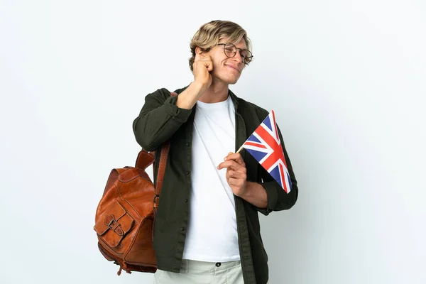 Jovem Inglesa Segurando Uma Bandeira Reino Unido Frustrada Cobrindo Orelhas — Fotografia de Stock