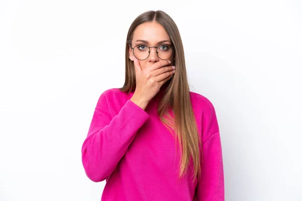 Young Caucasian Woman Isolated White Background Covering Mouth Hand — Stock Photo, Image