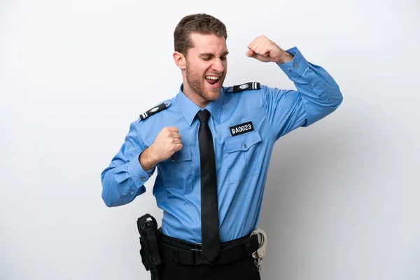 Junger Kaukasischer Polizeimann Auf Weißem Hintergrund Feiert Einen Sieg — Stockfoto
