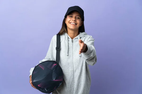 Ung Sport Kvinde Med Sport Taske Rystende Hænder Lukke God - Stock-foto