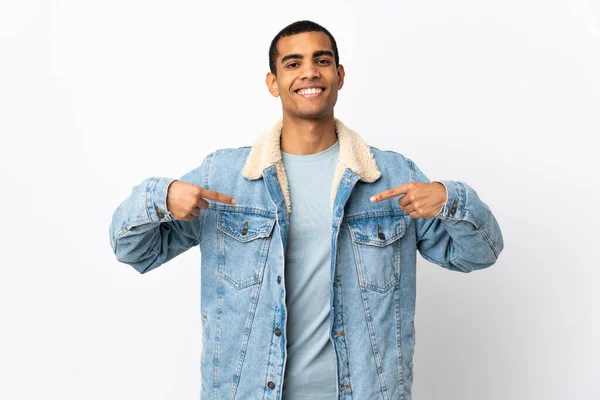 Hombre Afroamericano Sobre Fondo Blanco Aislado Orgulloso Auto Satisfecho — Foto de Stock