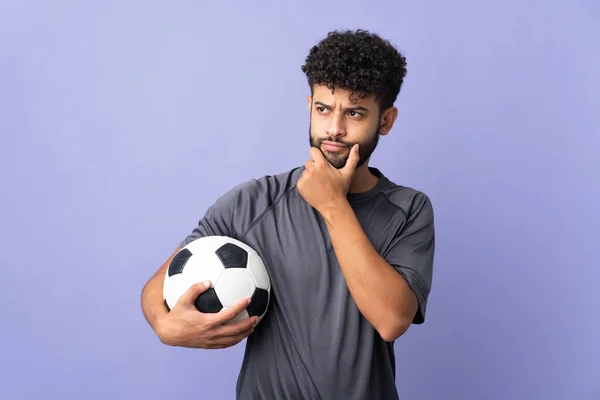 Handsome Moroccan Young Football Player Man Isolated Purple Background Having — Stock Photo, Image